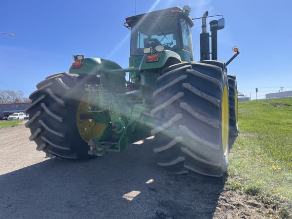 Image of John Deere 9330 equipment image 4