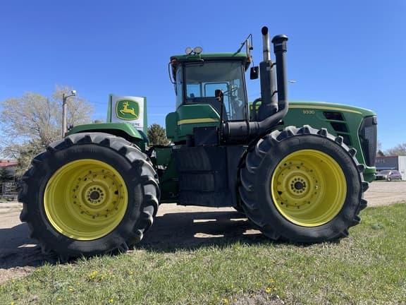Image of John Deere 9330 equipment image 2