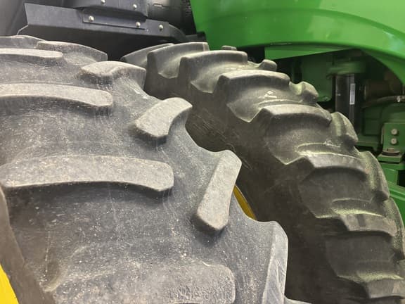 Image of John Deere 9330 equipment image 4