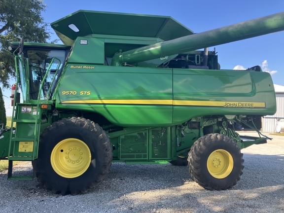 Image of John Deere 9570 STS equipment image 3