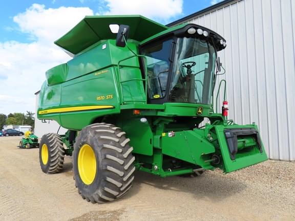 Image of John Deere 9570 STS equipment image 4