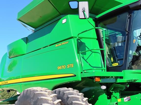 Image of John Deere 9670 STS equipment image 3