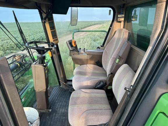 Image of John Deere 9770 STS equipment image 2
