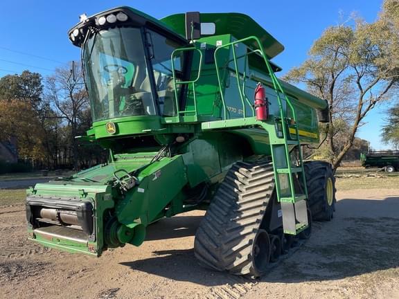 Image of John Deere 9770 STS equipment image 3