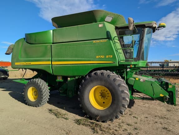Image of John Deere 9770 STS equipment image 1