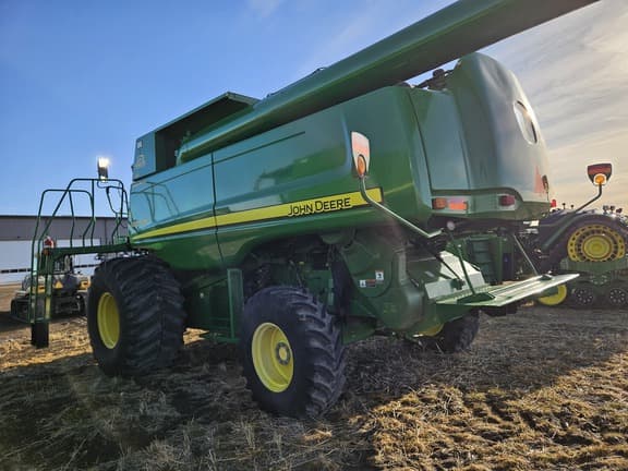 Image of John Deere 9770 STS equipment image 2