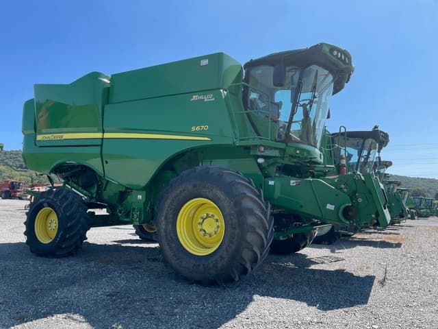Image of John Deere 9770 STS equipment image 2