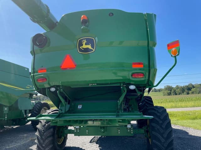Image of John Deere 9770 STS equipment image 4