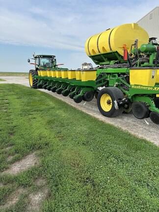 Image of John Deere DB44 equipment image 4