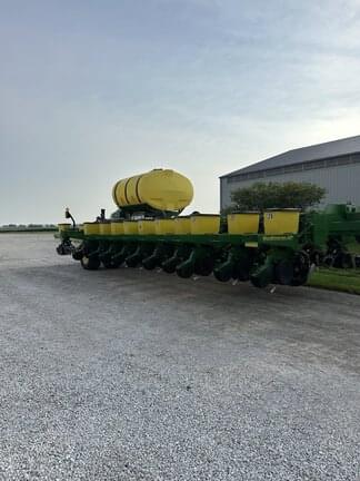 Image of John Deere DB44 Primary image