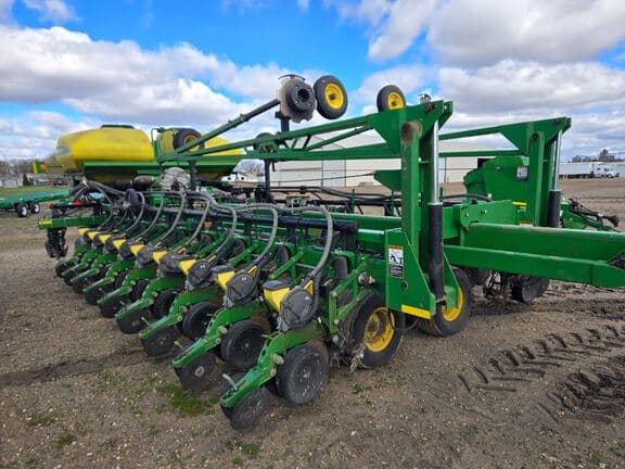 Image of John Deere DB44 equipment image 4