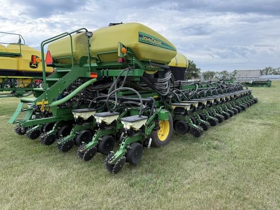 Image of John Deere DB90 equipment image 2