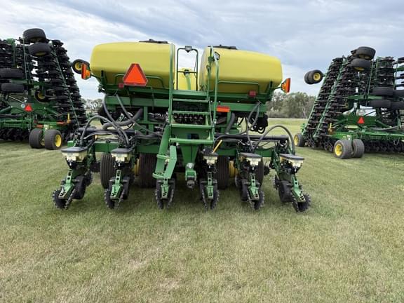 Image of John Deere DB90 equipment image 3