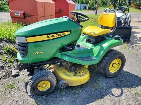 Image of John Deere X304 Primary image