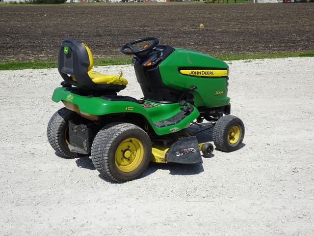 Image of John Deere X304 equipment image 2
