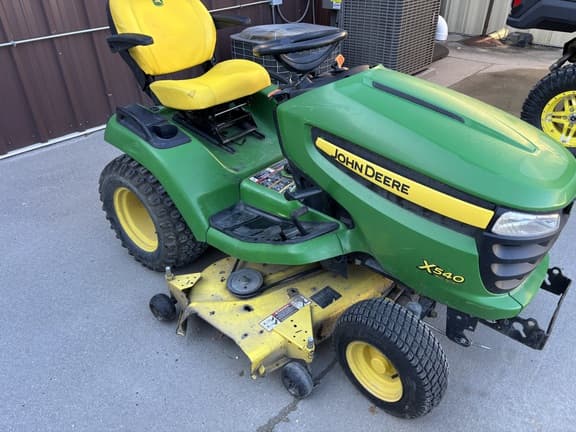 Image of John Deere X540 equipment image 4