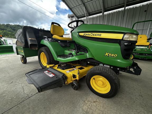 Image of John Deere X540 equipment image 3
