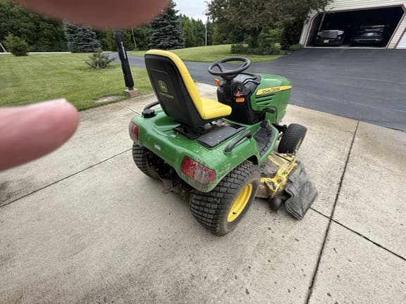 Image of John Deere X720 equipment image 3