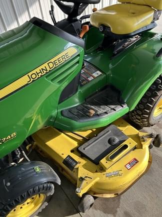Image of John Deere X748 equipment image 1