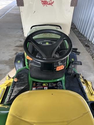Image of John Deere X748 equipment image 4