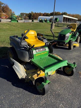 2008 John Deere Z425 Equipment Image0