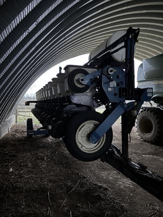 Image of Kinze 3600 equipment image 3