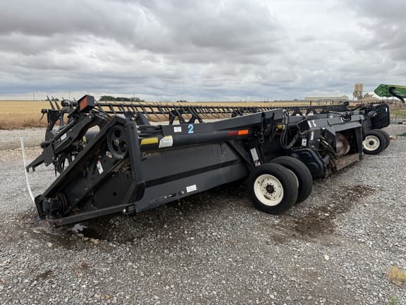 Image of MacDon D50 equipment image 2