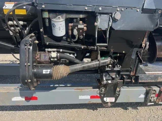 Image of MacDon FD70 equipment image 2