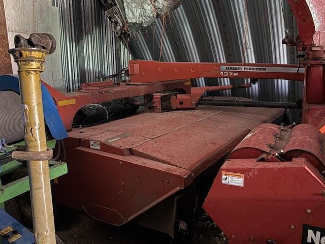 2008 Massey Ferguson 1372 Equipment Image0