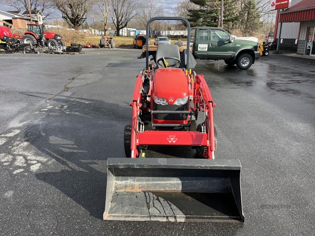 Image of Massey Ferguson GC2400 equipment image 1