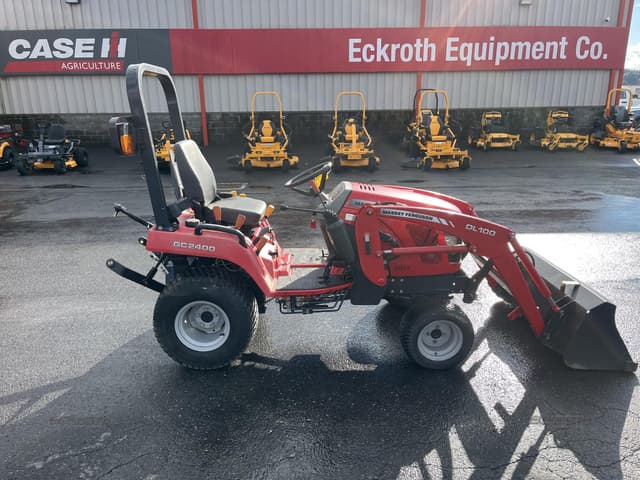 Image of Massey Ferguson GC2400 equipment image 2