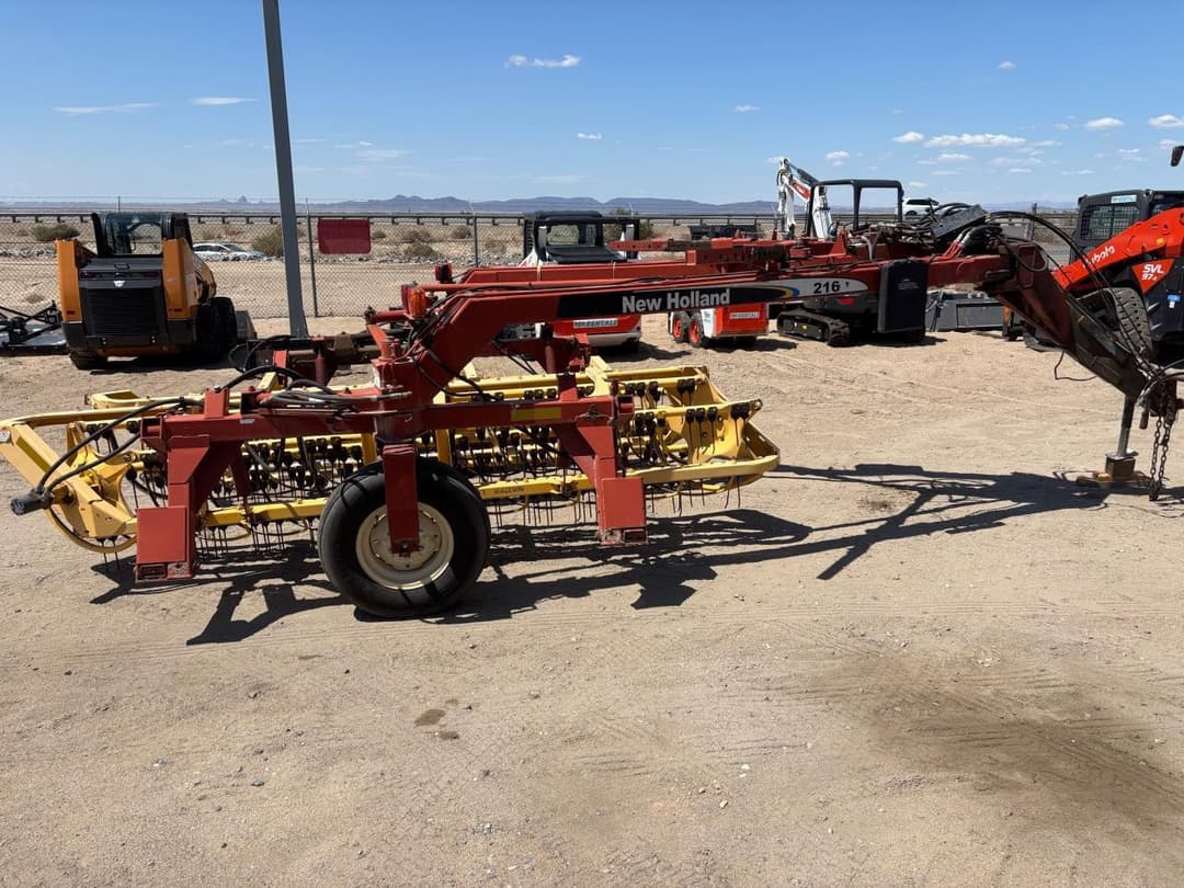 Image of New Holland 216 Image 0