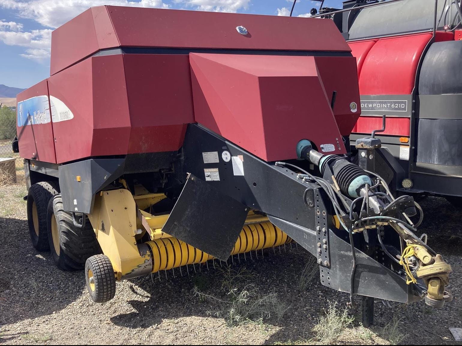 2008 New Holland BB960A Equipment Image0