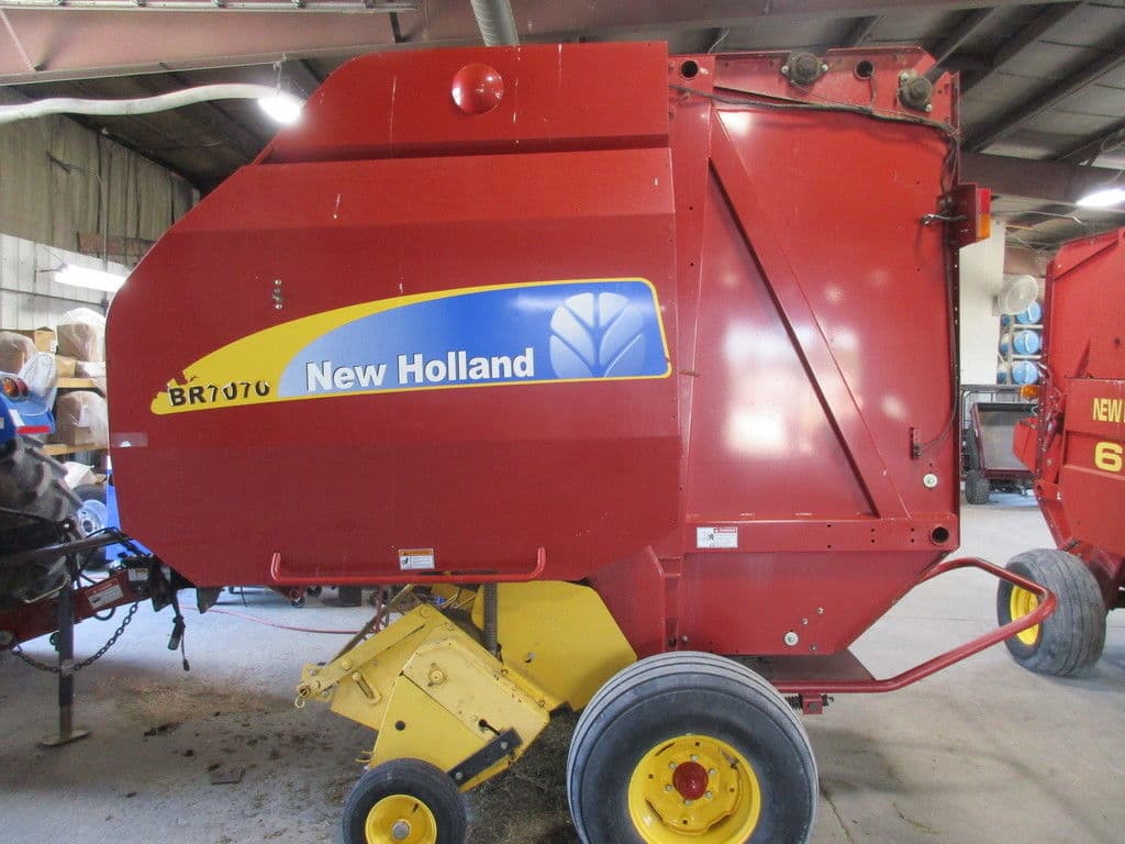 Image of New Holland BR7070 Image 1