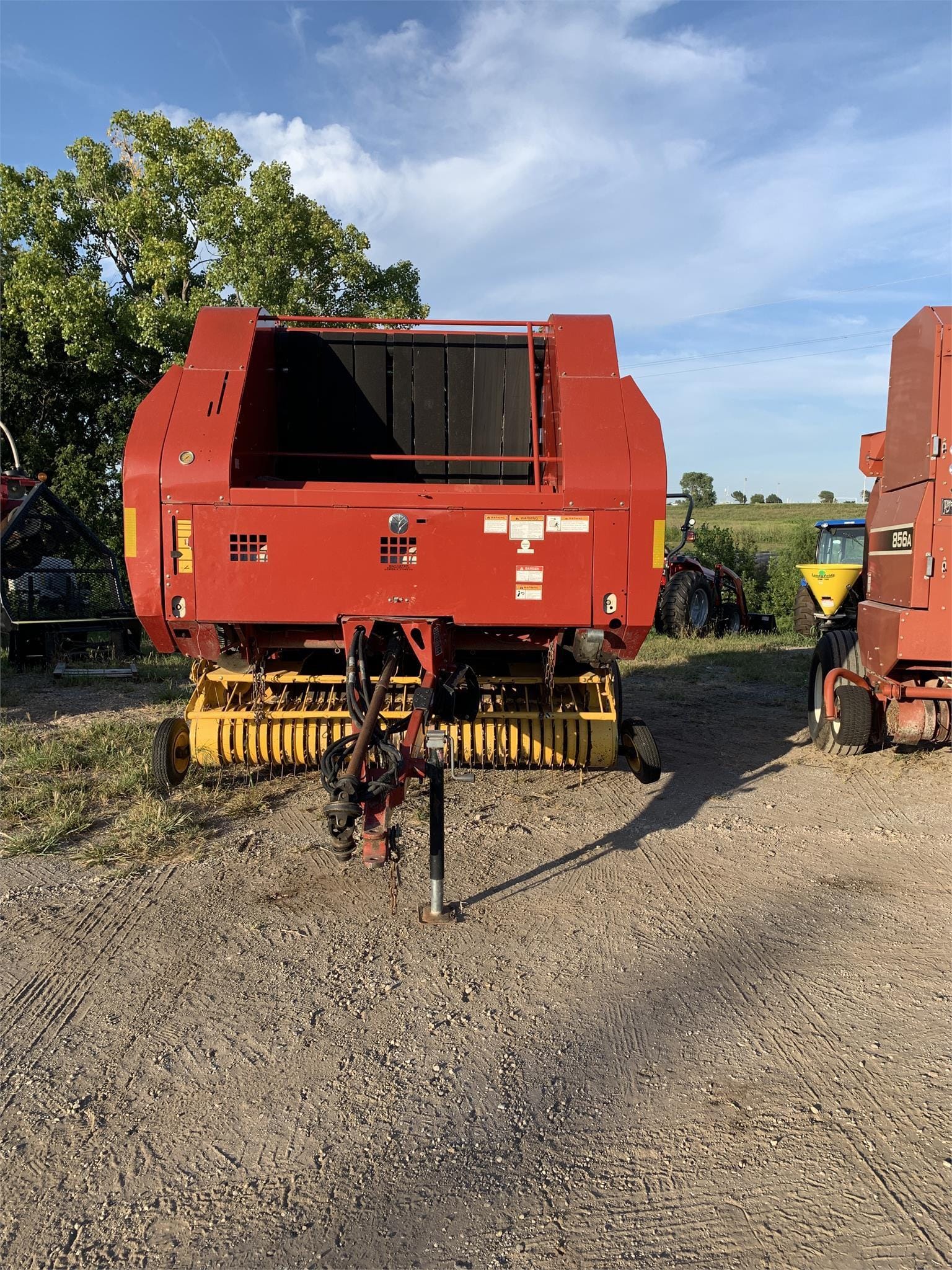 2008 New Holland BR7090 Equipment Image0