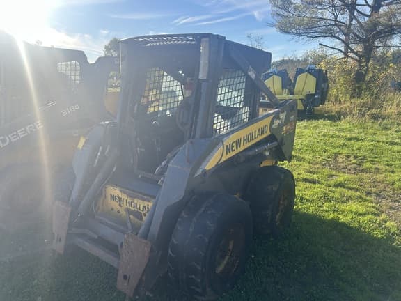Image of New Holland L175 equipment image 2