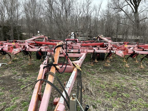 2008 Sunflower 5135-42 Equipment Image0