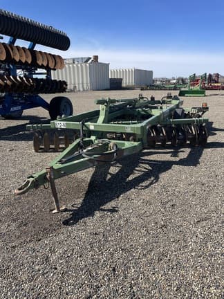 Image of Wishek 612N equipment image 4