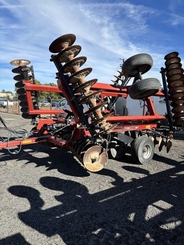 Case IH 370 Equipment Image0