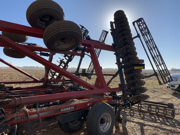 Image of Case IH 330 equipment image 1