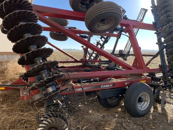 Image of Case IH 330 equipment image 2