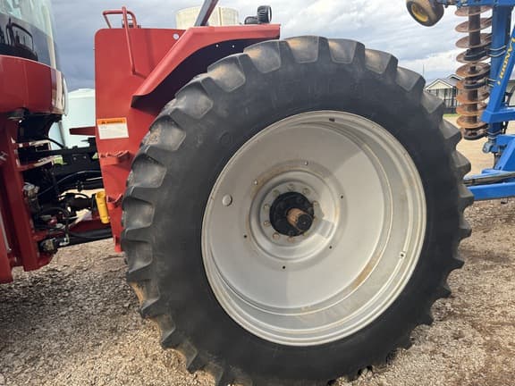 Image of Case IH Steiger 335 equipment image 4