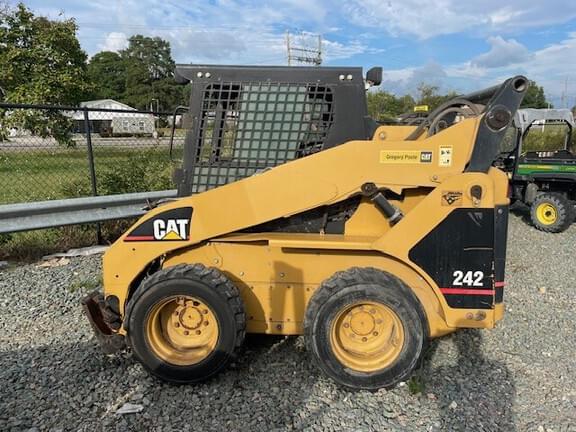 Image of Caterpillar 242 equipment image 1