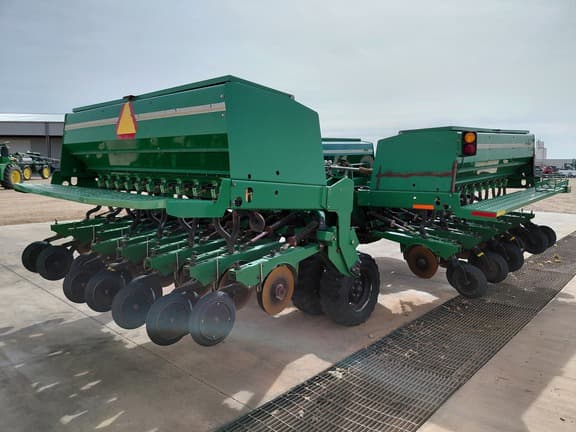 Image of Great Plains 3S-3000 equipment image 4