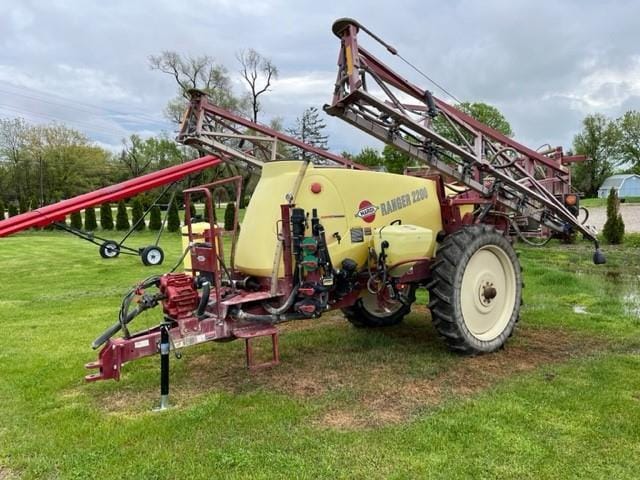 2009 Hardi Ranger 2200 Equipment Image0