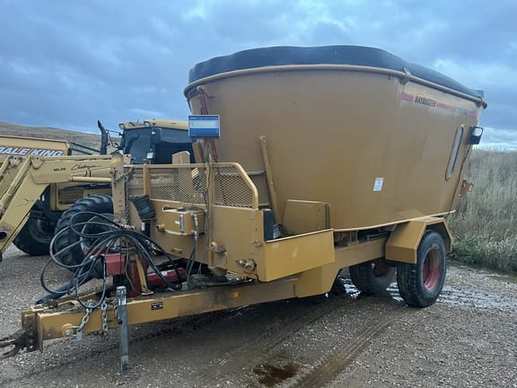 2009 Haybuster CMF-700 Equipment Image0