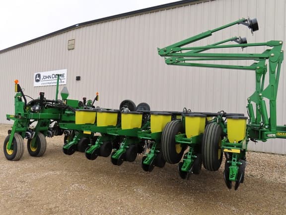 Image of John Deere 1770 equipment image 2