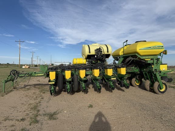 Image of John Deere 1770 equipment image 2