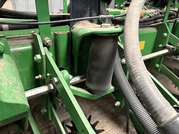 Image of John Deere 1770 equipment image 4