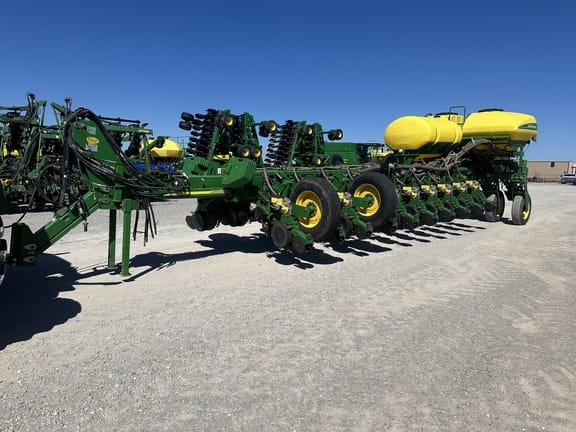 2009 John Deere 1770 Equipment Image0